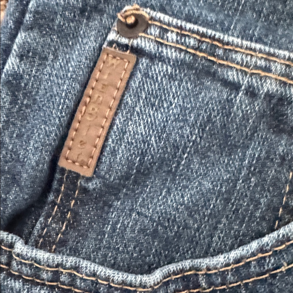 Wrangler 32 x 31 Medium Wash Regular Fit - Picture 5 of 12